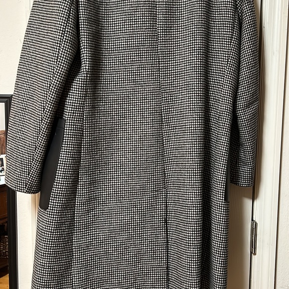 Women Winter Coat - Picture 4 of 4